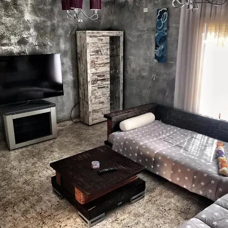 Casa Amarilla Junto Al Mar 칸델라리아