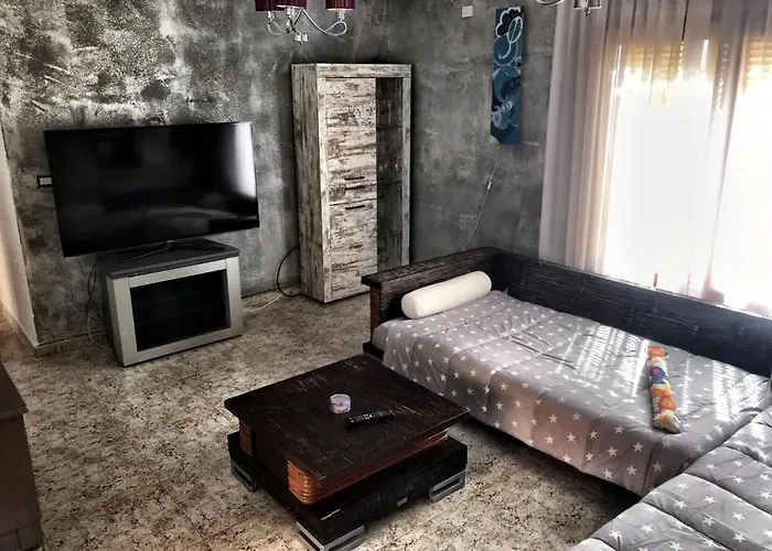 Casa Amarilla Junto Al Mar كانديلاريا