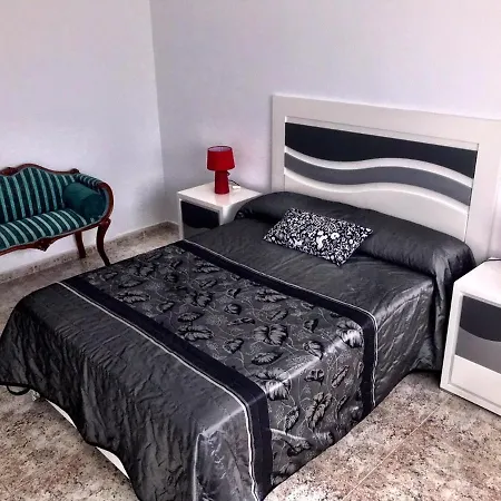 Casa Amarilla Junto Al Mar Дом отдыха Канделария