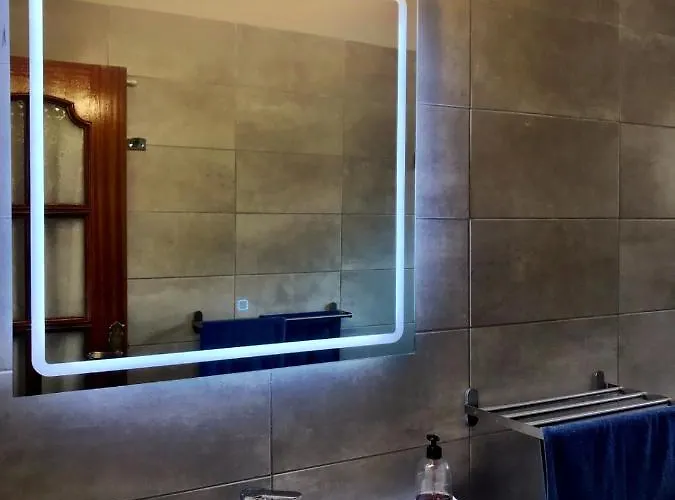 Casa Amarilla Junto Al Mar