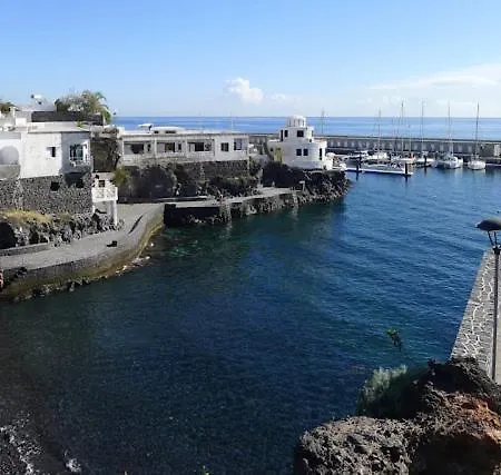 Casa Amarilla Junto Al Mar Holiday home Candelaria